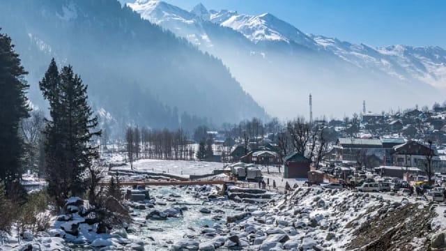 Best Time to Visit Kashmir to Witness Snowfall