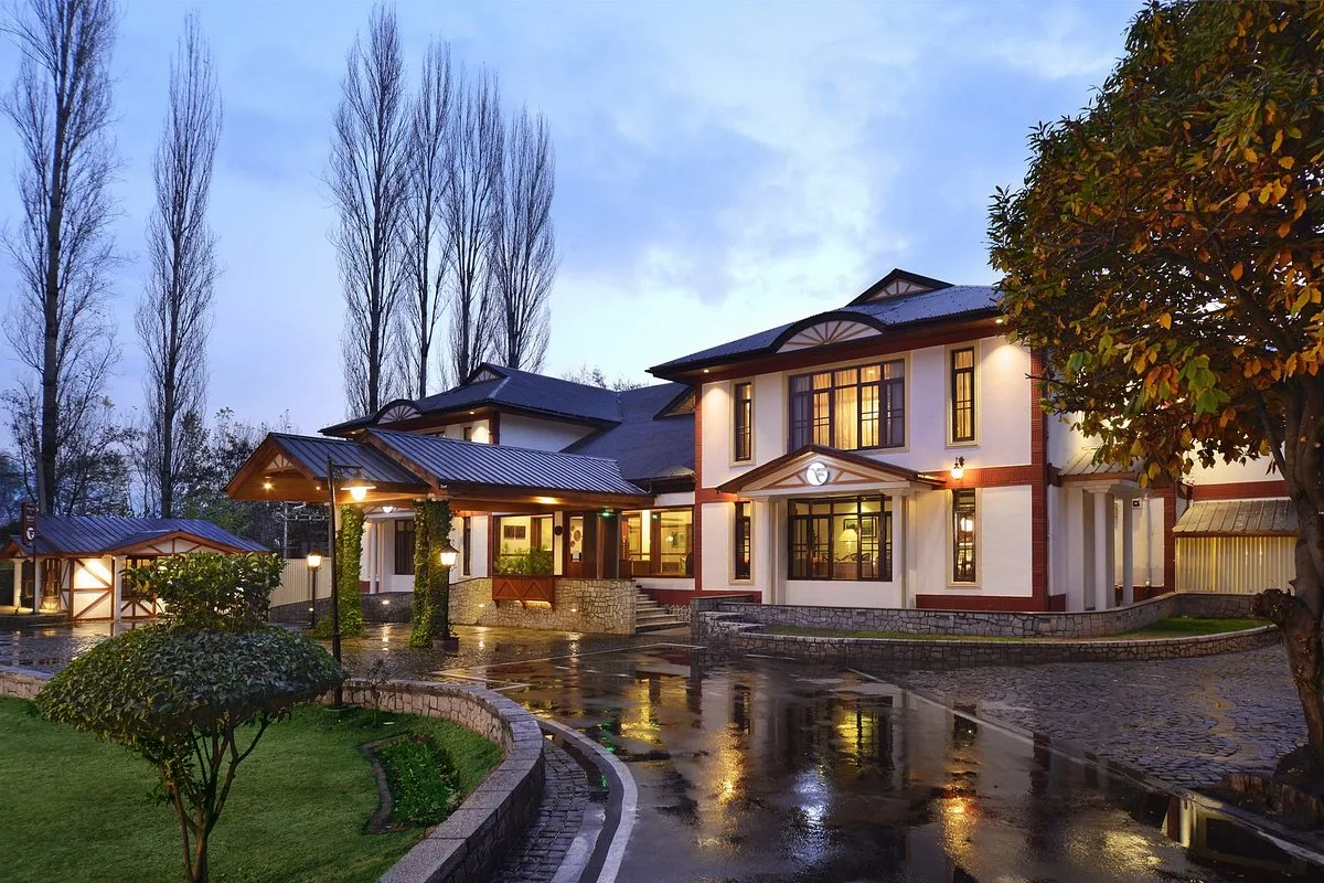 hotel booking in srinagar brown chinar kashmir