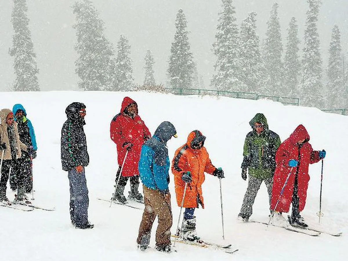 ice skating in gulmarg brown chinar kashmir