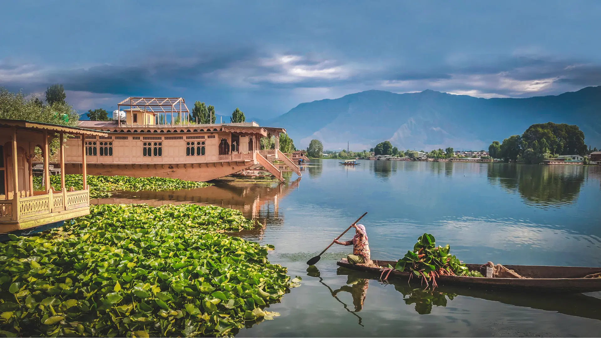 Activities on Srinagar Houseboats