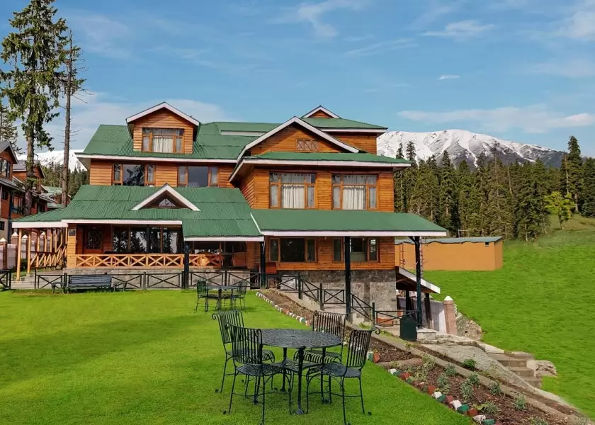 Best Hotels in Gulmarg brown chinar kashmir