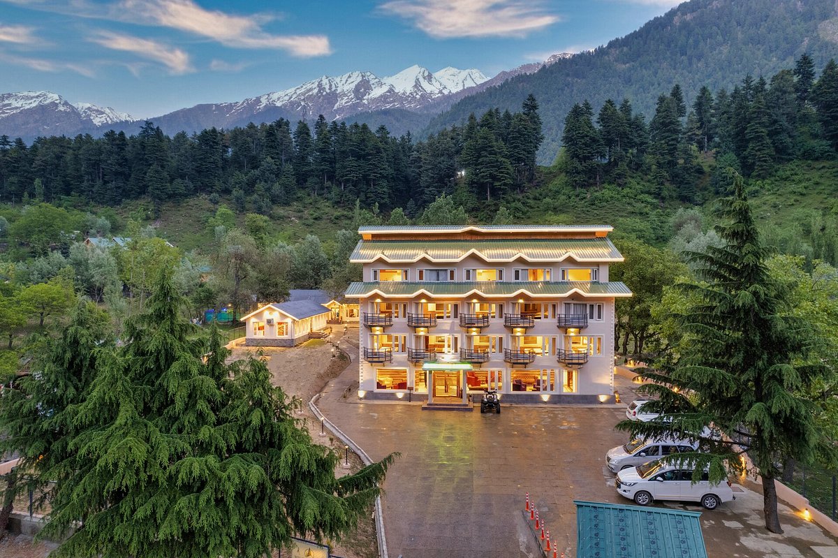 Best Hotels in Pahalgam brown chinar kashmir