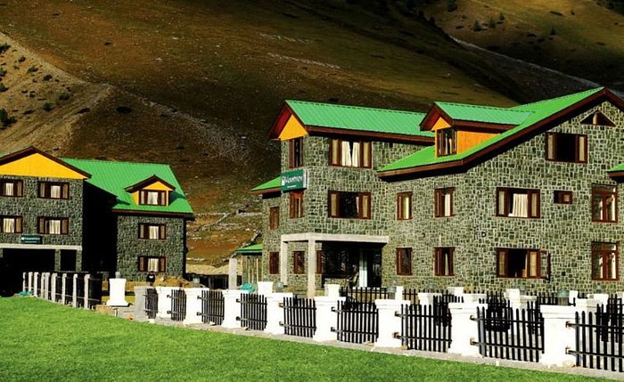 Best Hotels in Sonamarg brown chinar kashmir