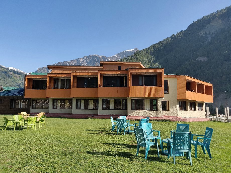 Best Hotels in Sonamarg brown chinar kashmir