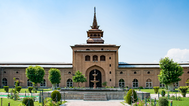 Jamia Masjid in Kashmir brown chinar kashmir