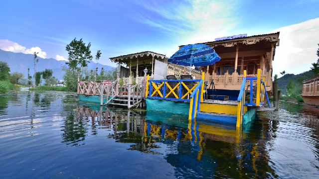 Cheap Houseboat in Srinagar