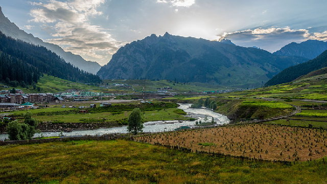 Is it safe to visit Sonamarg