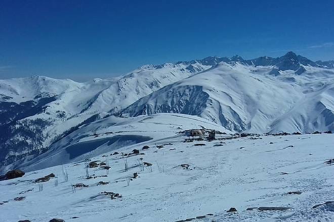 Kashmir winter tour brownchinarkashmir