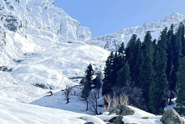 Kashmir Winter Tour Package 4 Nights 5 Days