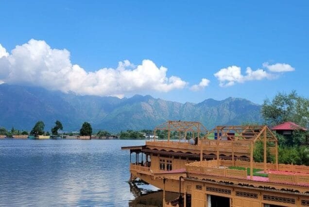 Kashmir summer tour package 7 Night 8 Days
