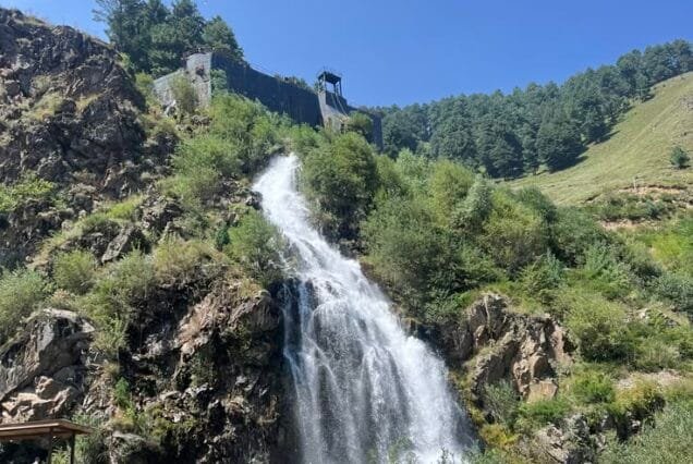Kashmir summer tour package 4 Night 5 Days