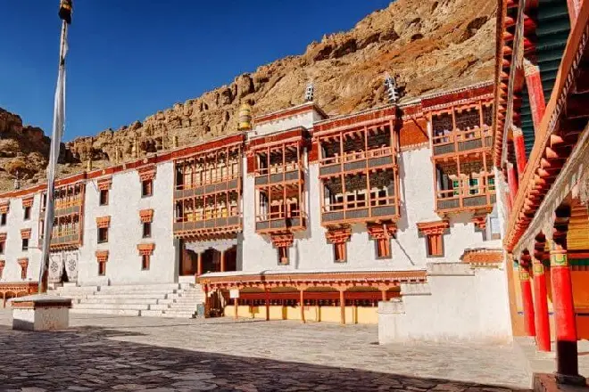 ladakh tours brownchinar kashmir (2)