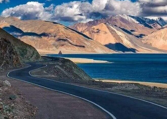 tempo traveller from Srinagar to Leh