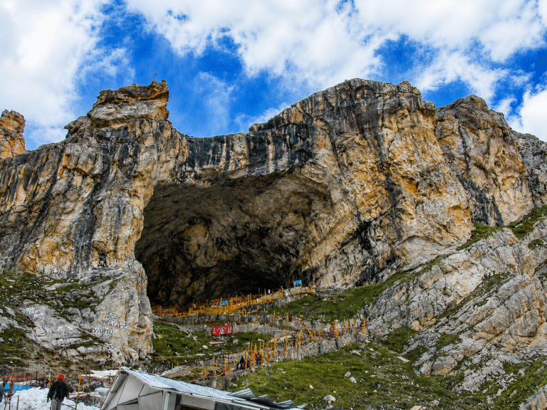 Shri Amarnath Cave Temple: Complete Travel Guide, Routes, Weather & Tips