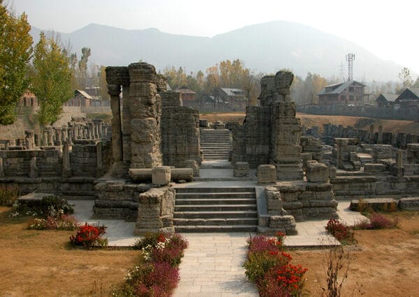 Top Hindu Holy Places to Visit in Kashmir: Temples & Spiritual Sites Guide