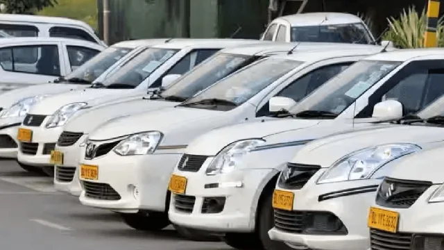 book cab service in kashmir brown chinar kashmir.jpg