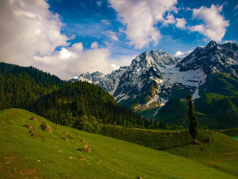 Explore The Top 10 Valleys of Kashmir in Summer 2026