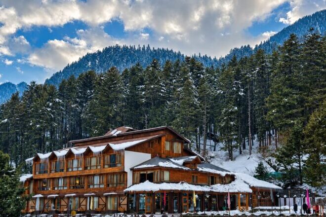 Best Hotels in Kashmir for Summer