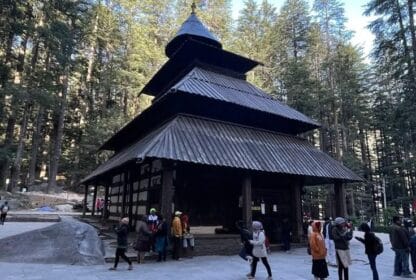 Kashmir vs Manali