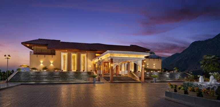 Best 5-Star Hotels in Srinagar: Full Pricing Details, Room Rates & Reviews