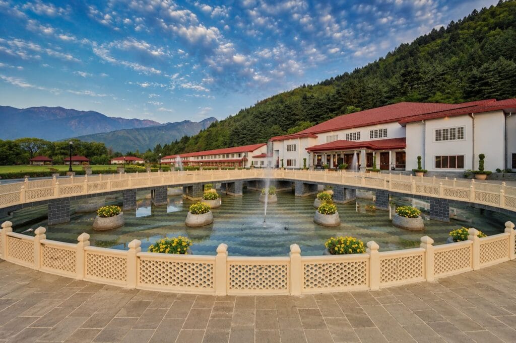 5 star hotels in Srinagar