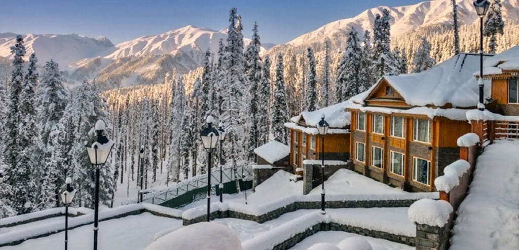 Best Time to Visit Kashmir for Snowfall