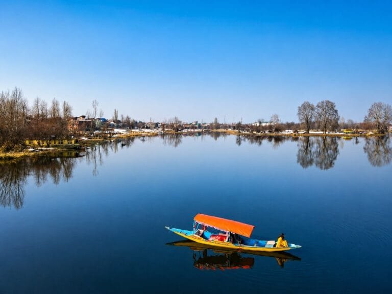 How To Book a Shikara Ride in Dal Lake, Srinagar