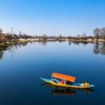shikara ride in Dal Lake