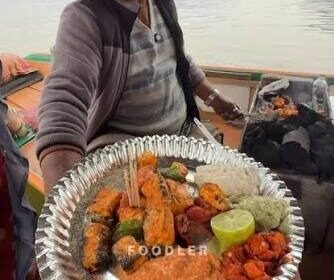 shikara ride in Dal Lake