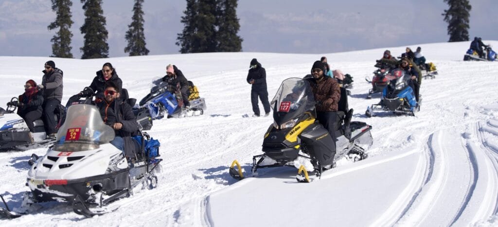 winter activities in Kashmir
