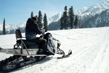 winter activities in Kashmir