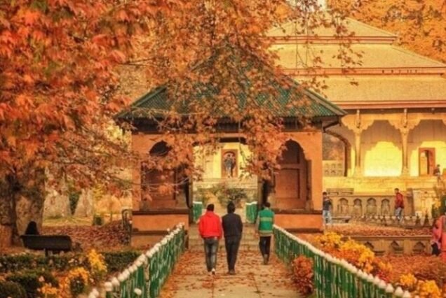 places to visit in Kashmir during autumn