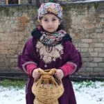 What do Kashmiri people wear in winter