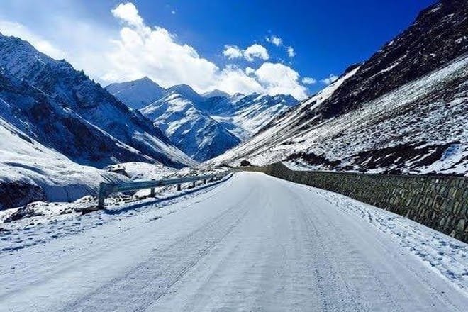 Ladakh in Winter: Complete Guide to Snow, Weather, Places & Travel Tips