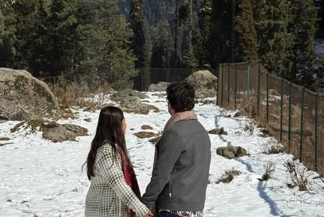Kashmir Couple Tour Package 5 Night 6 Days