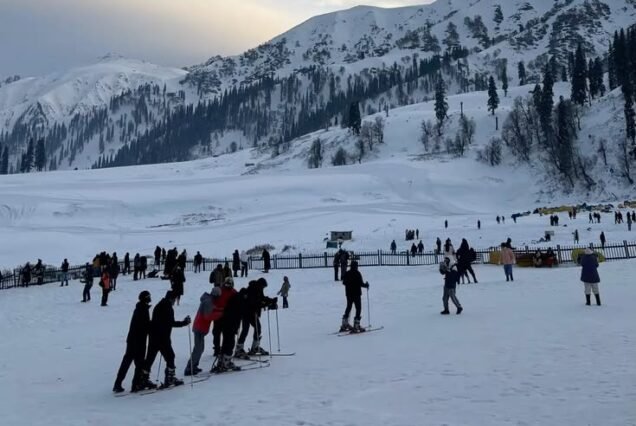 Kashmir Family Tour Packages 4 Night 5 Days