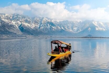 Kashmir vs Himachal for family vacation