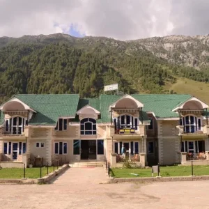 Best Hotels in Sonamarg brown chinar kashmir