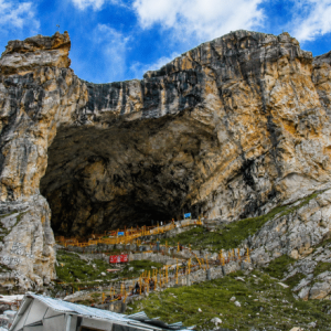 Shri Amarnath Cave Temple: Complete Travel Guide, Routes, Weather & Tips