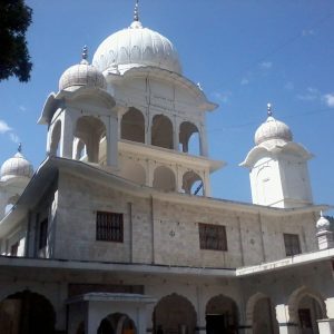 Gurdwara Chatti Patshahi brown chinar kashmir