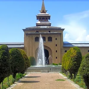 Jamia Masjid in Kashmir brown chinar kashmir