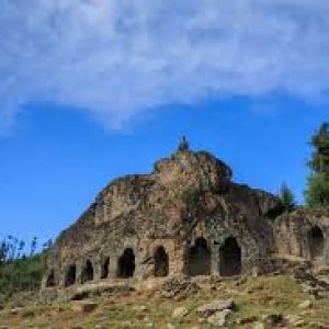 Kalaroos-Caves-kupwara_brown_chinar_kashmir