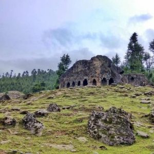 Kalaroos-Caves-kupwara_brown_chinar_kashmir