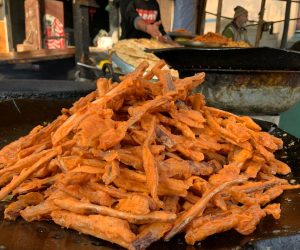 Popular_Street_Food -of_Kashmir_brown_chinar_kashmir