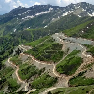 Sinthan-Top-Srinagar_brown_chinar_kashmir