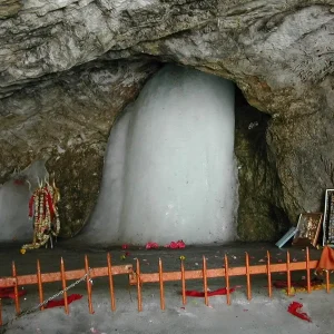 The-Amarnath-Cave-Temple_brown_chinar_kashmir