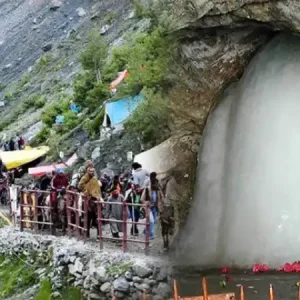 The-Amarnath_Cave-Temple_brown_chinar_kashmir