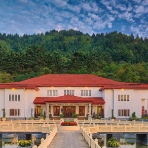 Best Hotels in Kashmir for Summer
