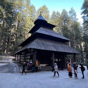 Kashmir vs Manali