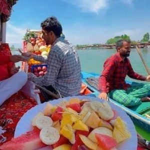 shikara ride in Dal Lake